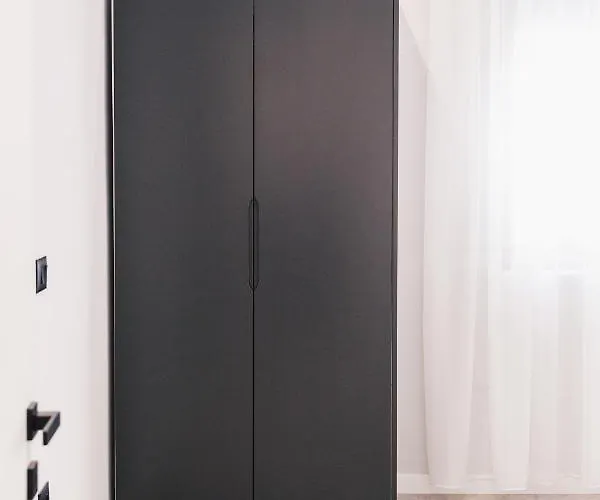 Mono Boutique تيرانا